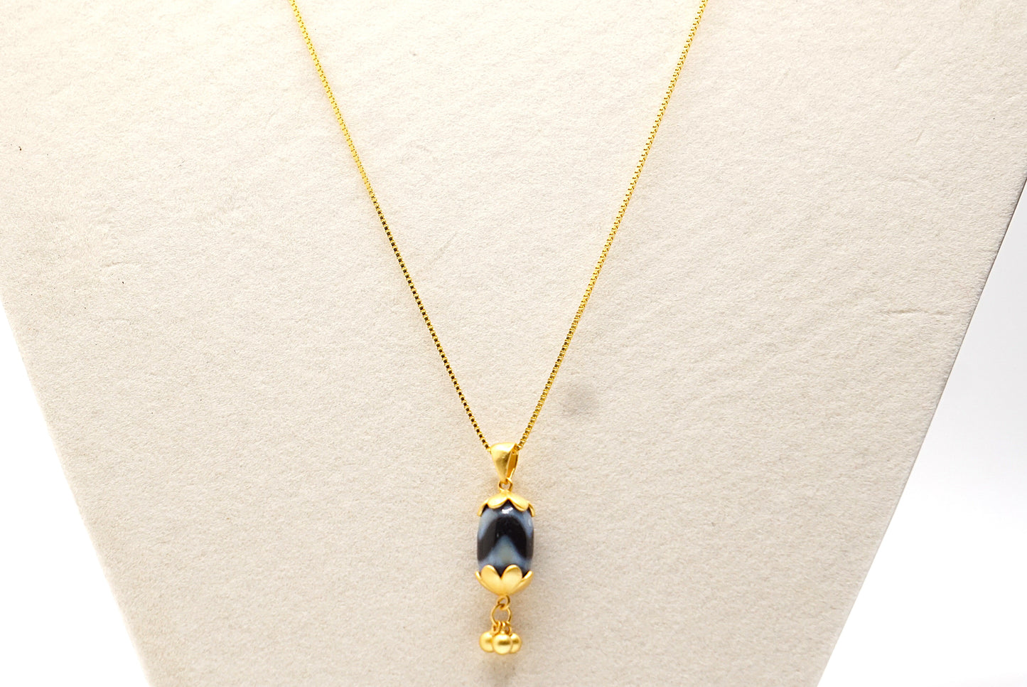 Dzi bead ear-ring necklace set