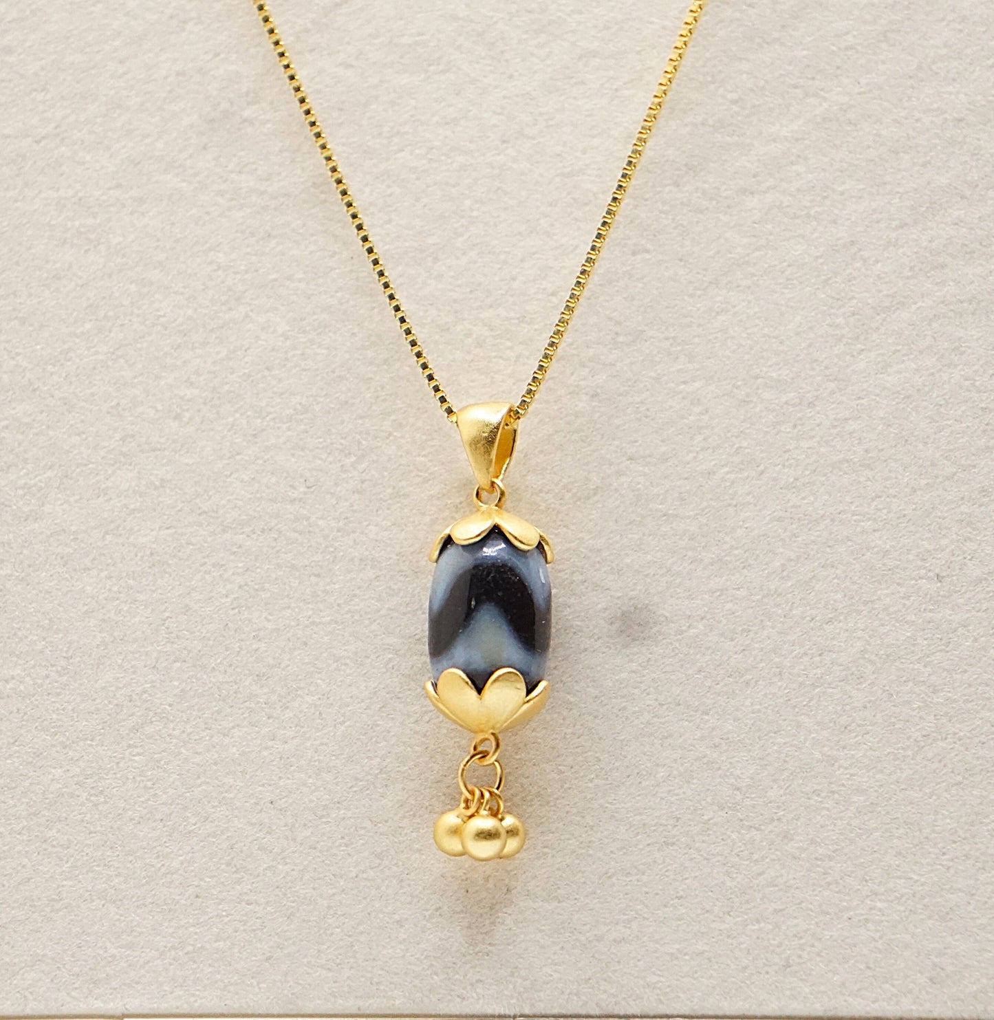 Dzi bead ear-ring necklace set