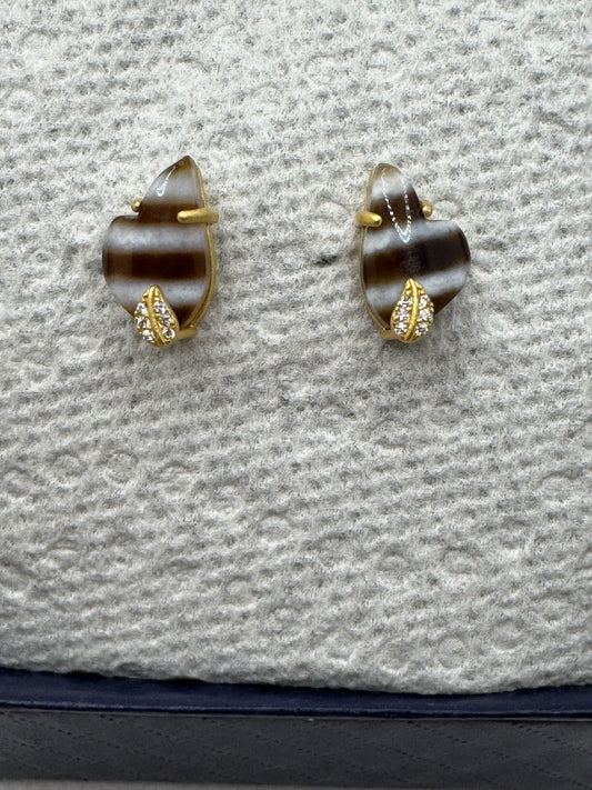 Dzi bead earring
